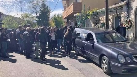 Ανώγεια: Οδύνη στην κηδεία του Γιώργου Ξυλούρη