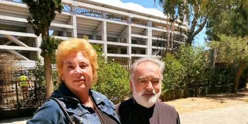 Αγνώριστη η Δήμητρα Λιάνη πήγε στην εκκλησία να κοινωνήσει (ΦΩΤΟ)