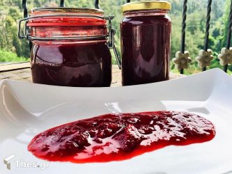Σπιτική μαρμελάδα φράουλα με τρία υλικά!