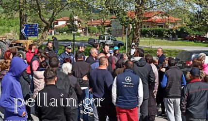Στους δρόμους βγήκαν οι κάτοικοι στην Παναγίτσα Πέλλας για τους μετανάστες (ΦΩΤΟ)