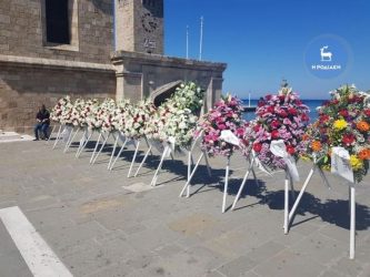 Θλίψη στο τελευταίο “αντίο” στον Δημήτρη Κρεμαστινό (ΦΩΤΟ)