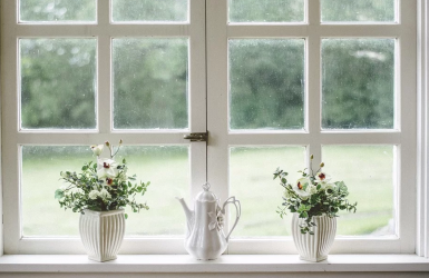 Τι θα συμβεί αν ψεκάσετε τα παράθυρα του σπιτιού σας με ξύδι