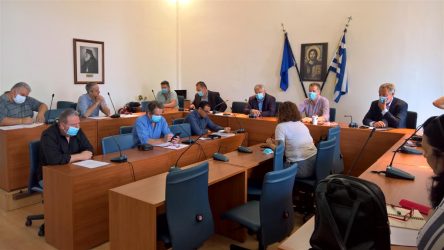 Σύσκεψη στο δήμο Πολυγύρου για τις επιχειρήσεις