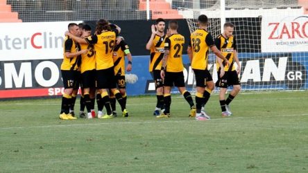 Super League: Η ΑΕΚ νίκησε 2-0 τον ΟΦΗ και… προσπέρασε τον ΠΑΟΚ