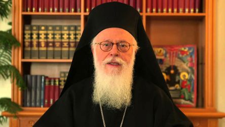 Στο νοσοκομείο ο Αρχιεπίσκοπος Αλβανίας Αναστάσιος