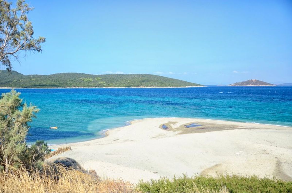 παραλία σποτ τουρισμού Εύβοια 