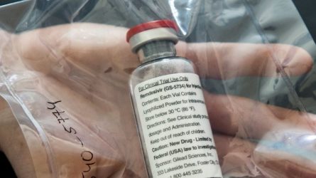 Κορονοϊός: «Πράσινο φως» από την Κομισιόν για τη ρεμδεσιβίρη