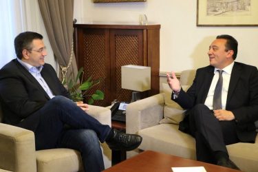 Συνάντηση Τζιτζικώστα με τον υφυπουργό Εσωτερικών Κωνσταντίνο Βλάση