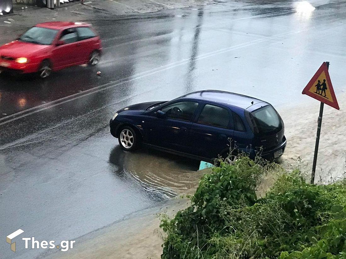 Νεάπολη αυτοκίνητο βροχή νερά