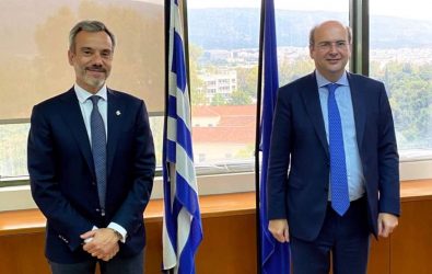 Ο Κ. Ζέρβας ζήτησε χρηματοδότηση για απαλλοτριώσεις από τον Κ. Χατζηδάκη