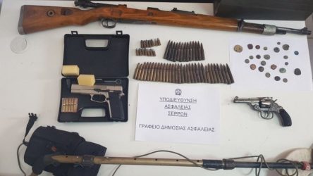 Σέρρες: 51χρονος κατείχε αρχαία νομίσματα και όπλα