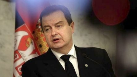 Ενοχλημένος με το κλείσιμο των συνόρων ο ΥΠΕΞ της Σερβίας