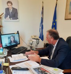 Οι τηλεδιασκέψεις του Καλαφάτη με τους υπουργούς