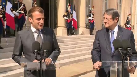 Μήνυμα Μακρόν: “Κυρώσεις σε αυτούς που παραβιάζουν θαλάσσιες ζώνες”
