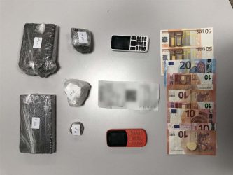 Συνελήφθη γυναίκα πριν προλάβει να “σπρώξει” ναρκωτικά σε Θεσσαλονίκη και Λάρισα (ΦΩΤΟ)