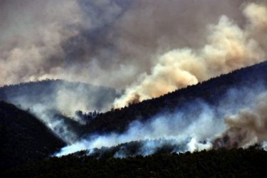 Κόντρα κυβέρνησης με ΣΥΡΙΖΑ για τη φωτιά στις Κεχριές