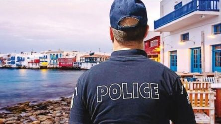 Κορονοϊός: Πρόστιμα, «λουκέτα» και συλλήψεις σε Μύκονο, Πάρο και Σαντορίνη