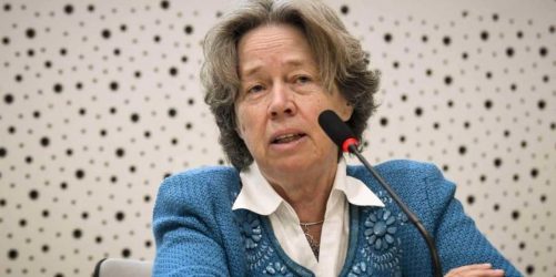Χειροτονήθηκε ιερέας ο σύζυγος της επιδημιολόγου Αθηνάς Λινού