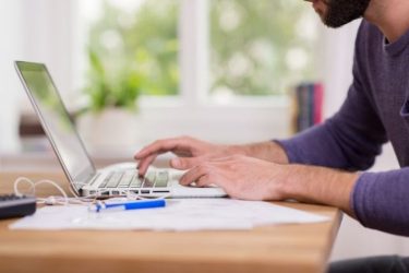 Αργίες 2023: Πότε είναι του Αγίου Πνεύματος και η Πρωτομαγιά