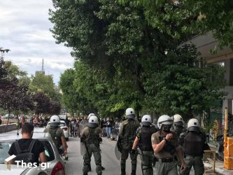 ΤΩΡΑ: Αντίδραση με πορεία για την εκκένωση της κατάληψης στη Θεσσαλονίκη (ΦΩΤΟ)