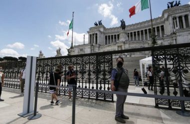 Ιταλία: Νέο ρεκόρ κρουσμάτων στη Ρώμη