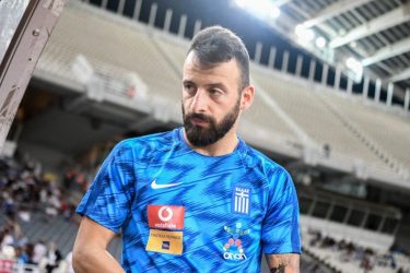 Μανώλης Σιώπης: Η οικογένειά του κάνει λόγο για ψευδείς ειδήσεις για τον κορονοϊό
