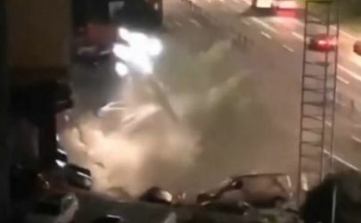 Βίντεο σοκ: Η γη “κατάπιε” 21 αυτοκίνητα στην Κίνα