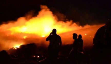 Σρι Λάνκα: Διαδηλωτές έκαψαν το σπίτι του πρωθυπουργού (ΒΙΝΤΕΟ)