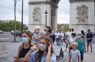 Γαλλία: Υποχρεωτική η μάσκα στο Παρίσι!