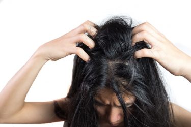 Tα 9 tips για φυσικό όγκο σε άτονα μαλλιά