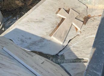 Κρήτη: Εσπασαν τον τάφο της Λιλής Ζωγράφου (ΦΩΤΟ)
