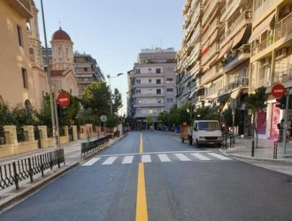 Θεσσαλονίκη: Ολοκληρώθηκε η ασφαλτόστρωση της Μητροπόλεως (ΦΩΤΟ)