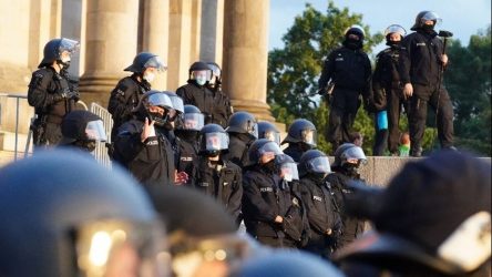 Στο… πόδι η Ευρώπη λόγω κορονοϊού: Διαδηλώσεις σε τέσσερις χώρες