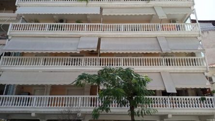 Πρωτοφανές περιστατικό στον Βύρωνα: Γυναίκα πέταξε πετρέλαιο σε ανήλικες!