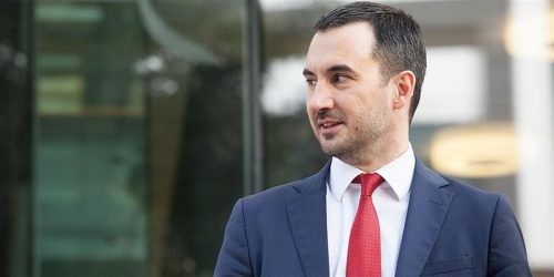 Χαρίτσης: “Καμία μάσκα δεν μπορεί να κρύψει το αντικοινωνικό πρόσωπο της ΝΔ”