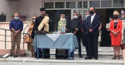 Καράογλου: “Οπως το βιβλίο έτσι και η μάσκα είναι ο καλύτερος φίλος του ανθρώπου” (ΒΙΝΤΕΟ & ΦΩΤΟ)