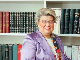Αλ. Καππάτου: ”Το να αμφισβητούμε τους ειδικούς δεν μας έχει βοηθήσει, ούτε η συνωμοσιολογία”