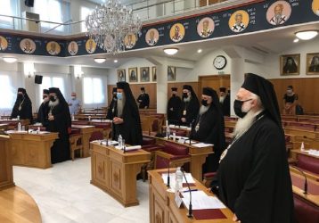 Μητροπολίτης Θεόκλητος για επίθεση με βιτριόλι: «Βγήκαν οι ιερείς χωρίς ράσα, είχαν λιώσει»