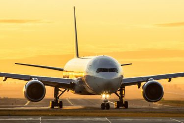 Κορονοϊός: Πάνω από 3.000 πτήσεις ακυρώθηκαν την Κυριακή παγκοσμίως λόγω πανδημίας