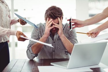 4 πράγματα που δεν πρέπει να κάνετε όταν έχετε άγχος
