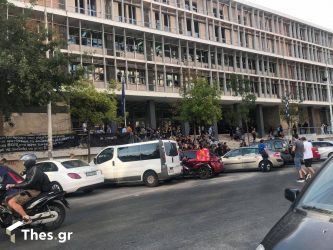 Θεσσαλονίκη: Δικαστικοί υπάλληλοι διαμαρτύρονται για τον νέο δικαστικό χάρτη