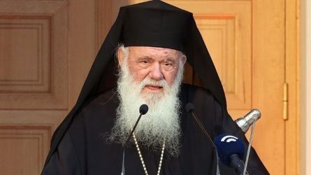 Ιερώνυμος για ομόφυλα ζευγάρια: “Θα μπορούσε να γίνει και ένα δημοψήφισμα”