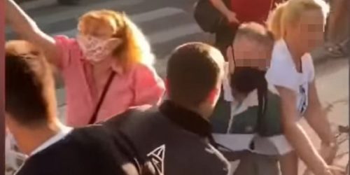 Γονείς επιτέθηκαν σε μαθητές έξω από σχολείο για να «σπάσουν» την κατάληψη! (ΒΙΝΤΕΟ)