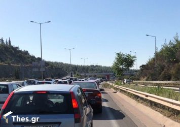 Σύγκρουση οχημάτων στην Περιφερειακή Οδό Θεσσαλονίκης 