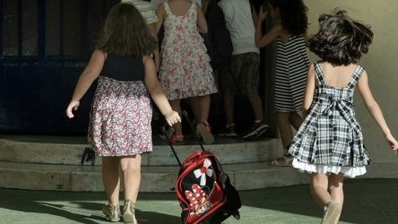 Σχολεία: Που είναι υποχρεωτική η χρήση μάσκας – Ποιοι εξαιρούνται