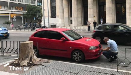 Θεσσαλονίκη: “Σκούπα” της Τροχαίας στα παράνομα παρκαρισμένα αυτοκίνητα (ΦΩΤΟ)