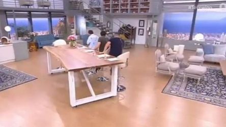 Θεαματική τούμπα από την Φαίη Σκορδά (ΒΙΝΤΕΟ)