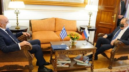 Αθήνα: Ικανοποίηση από την επίσκεψη Λαβρόφ