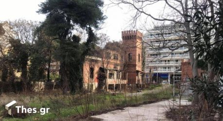 Θεσσαλονίκη: Επιχείρηση καθαρισμού του «Κόκκινου Πύργου» στη Βασιλίσσης Ολγας