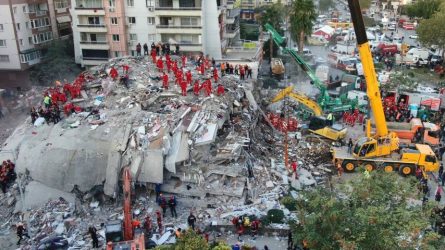 Σμύρνη: Στους 76 οι νεκροί από το σεισμό